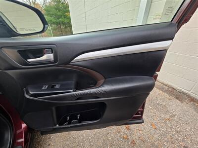2016 Toyota Highlander XLE - Photo 26 - Westport, MA 02790