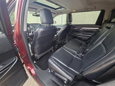 2016 Toyota Highlander XLE - Photo 17 - Westport, MA 02790