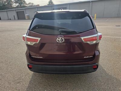 2016 Toyota Highlander XLE - Photo 7 - Westport, MA 02790