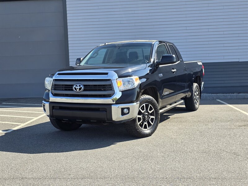 2015 Toyota Tundra SR5  