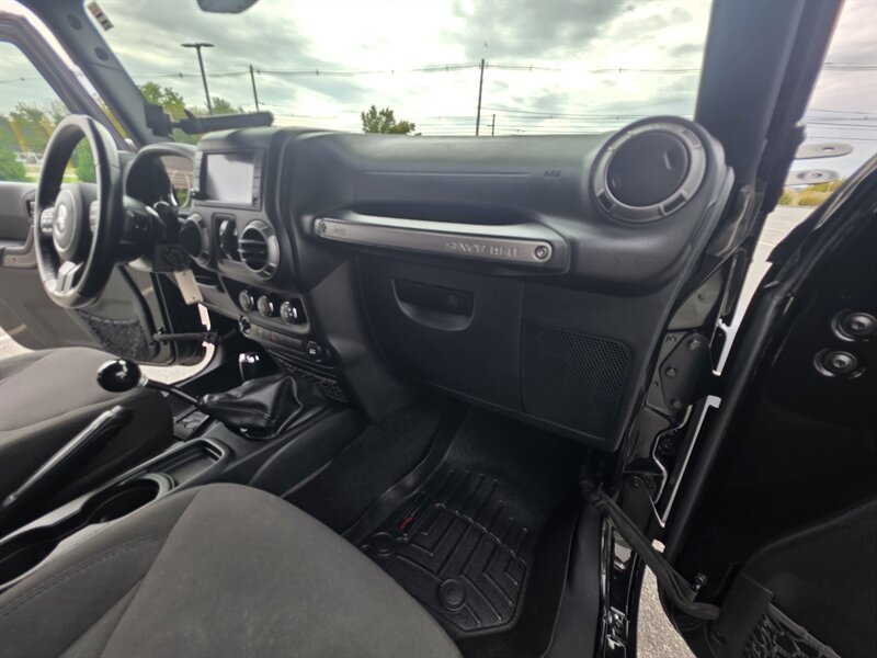 2017 Jeep Wrangler Unlimited Sport S - Photo 22 - Westport, MA 02790