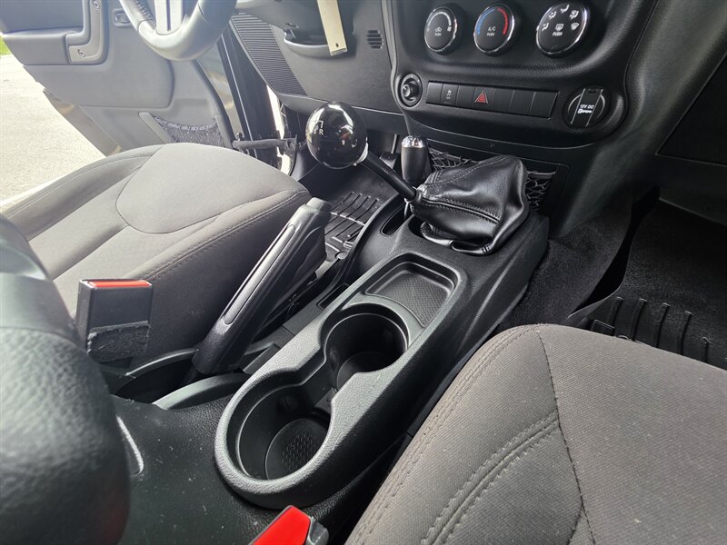 2017 Jeep Wrangler Unlimited Sport S - Photo 21 - Westport, MA 02790