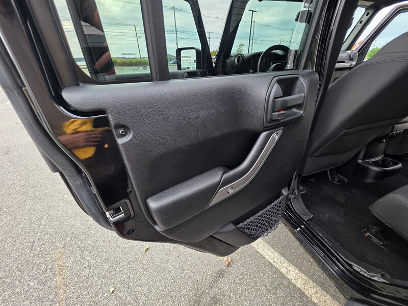 2017 Jeep Wrangler Unlimited Sport S - Photo 28 - Westport, MA 02790