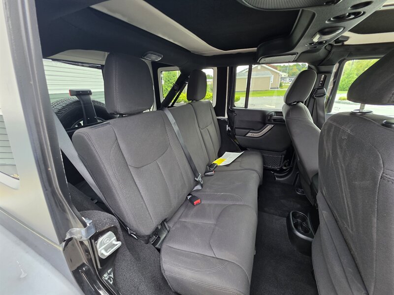 2017 Jeep Wrangler Unlimited Sport S - Photo 13 - Westport, MA 02790