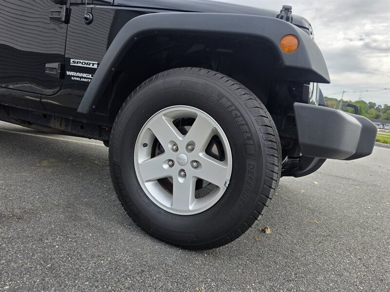 2017 Jeep Wrangler Unlimited Sport S - Photo 9 - Westport, MA 02790