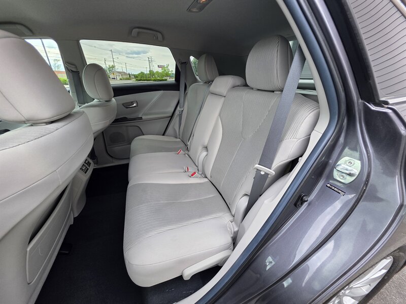 2014 Toyota Venza LE - Photo 11 - Westport, MA 02790