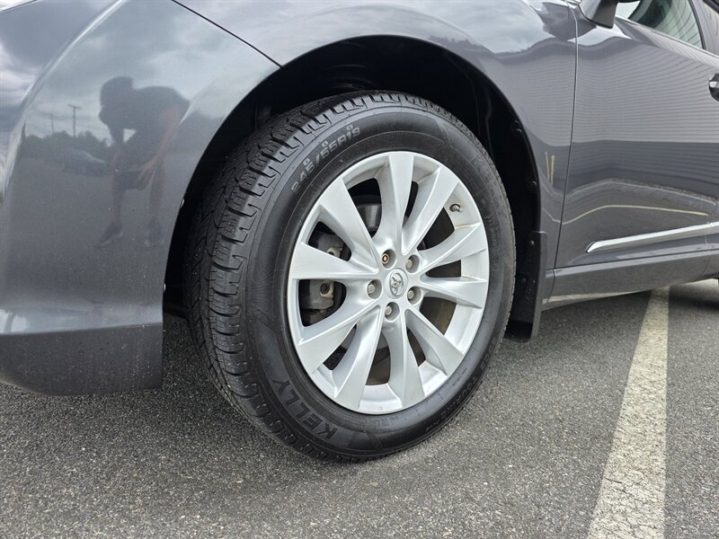 2014 Toyota Venza LE - Photo 10 - Westport, MA 02790