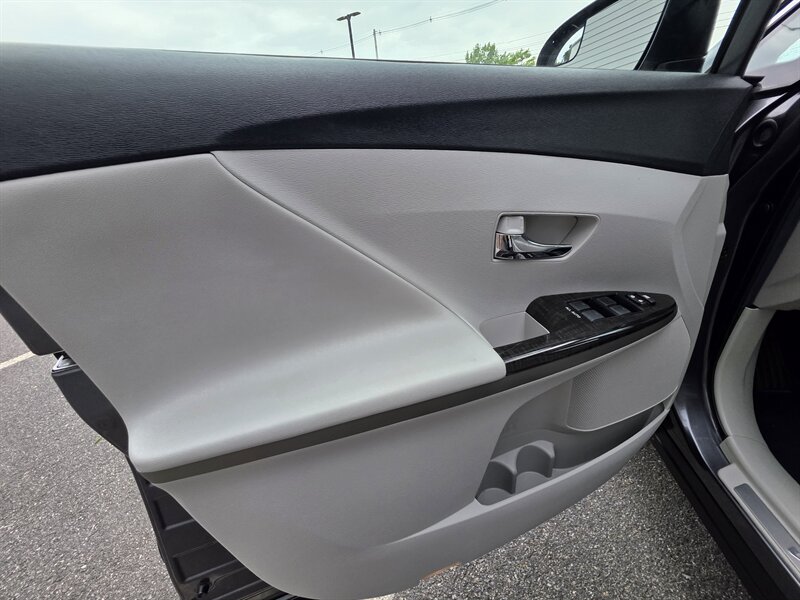 2014 Toyota Venza LE - Photo 27 - Westport, MA 02790