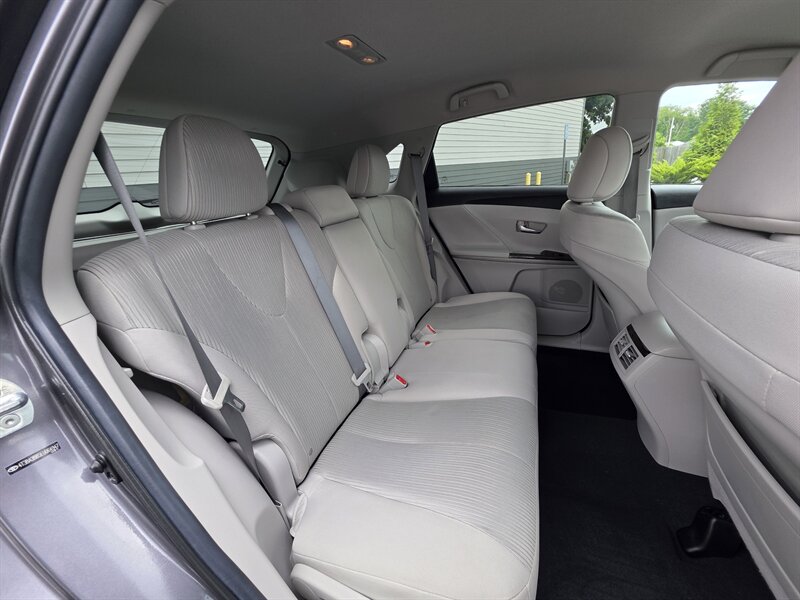 2014 Toyota Venza LE - Photo 20 - Westport, MA 02790