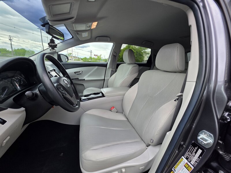 2014 Toyota Venza LE - Photo 16 - Westport, MA 02790
