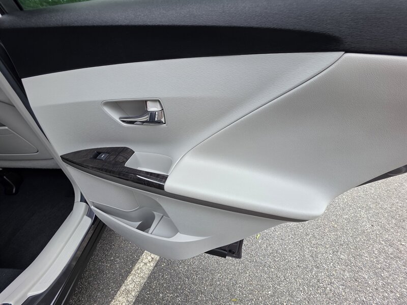 2014 Toyota Venza LE - Photo 26 - Westport, MA 02790