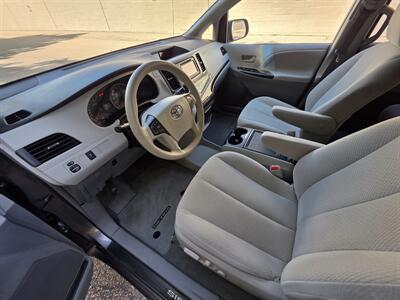 2014 Toyota Sienna LE 8-Passenger   - Photo 11 - Westport, MA 02790