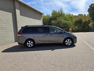 2014 Toyota Sienna LE 8-Passenger   - Photo 7 - Westport, MA 02790