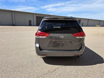 2014 Toyota Sienna LE 8-Passenger   - Photo 6 - Westport, MA 02790