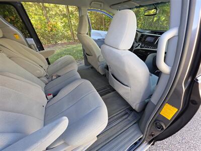 2014 Toyota Sienna LE 8-Passenger   - Photo 17 - Westport, MA 02790