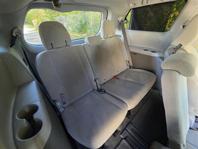 2014 Toyota Sienna LE 8-Passenger   - Photo 18 - Westport, MA 02790