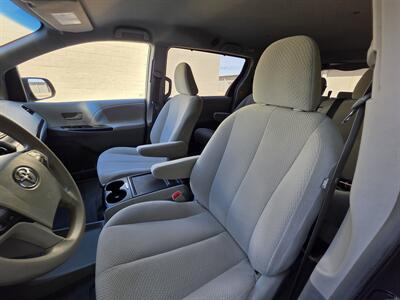 2014 Toyota Sienna LE 8-Passenger   - Photo 12 - Westport, MA 02790