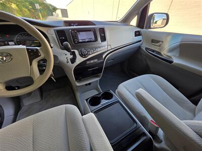 2014 Toyota Sienna LE 8-Passenger   - Photo 13 - Westport, MA 02790