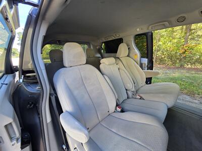 2014 Toyota Sienna LE 8-Passenger   - Photo 16 - Westport, MA 02790