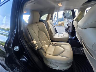 2020 Toyota Highlander XLE   - Photo 17 - Westport, MA 02790