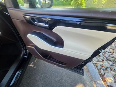2020 Toyota Highlander XLE   - Photo 33 - Westport, MA 02790