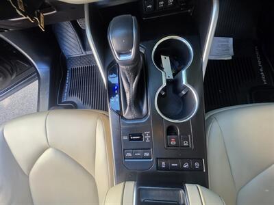 2020 Toyota Highlander XLE   - Photo 23 - Westport, MA 02790
