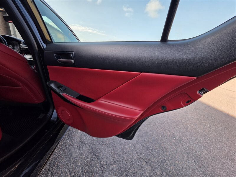 2022 Lexus IS 350 F SPORT - Photo 28 - Westport, MA 02790