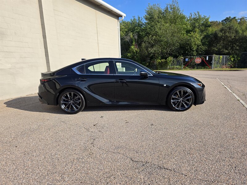 2022 Lexus IS 350 F SPORT - Photo 4 - Westport, MA 02790