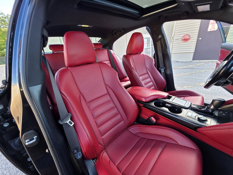 2022 Lexus IS 350 F SPORT - Photo 19 - Westport, MA 02790