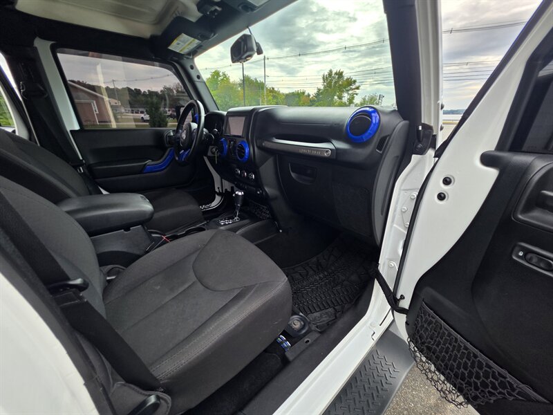 2015 Jeep Wrangler Unlimited Sport S - Photo 16 - Westport, MA 02790