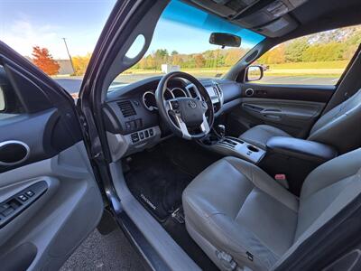 2015 Toyota Tacoma V6 - Photo 14 - Westport, MA 02790