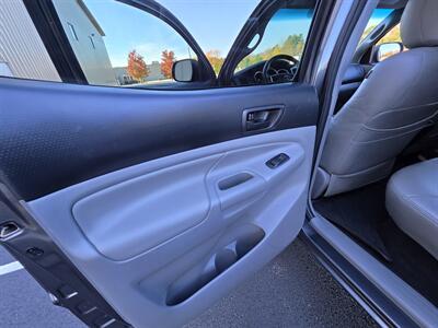 2015 Toyota Tacoma V6 - Photo 20 - Westport, MA 02790