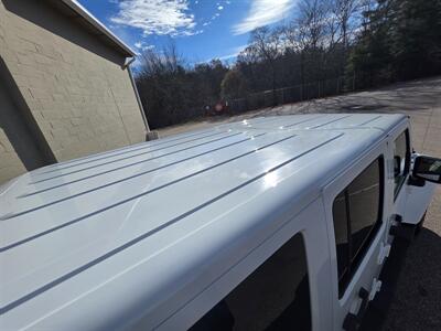 2017 Jeep Wrangler Unlimited Sahara   - Photo 13 - Westport, MA 02790