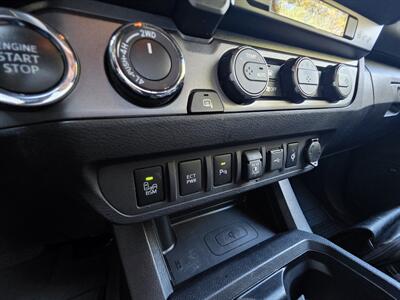 2021 Toyota Tacoma TRD Off-Road   - Photo 30 - Westport, MA 02790