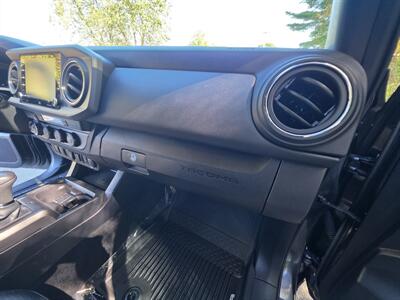 2021 Toyota Tacoma TRD Off-Road   - Photo 32 - Westport, MA 02790