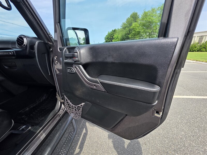 2018 Jeep Wrangler JK Unlimited Altitude - Photo 29 - Westport, MA 02790