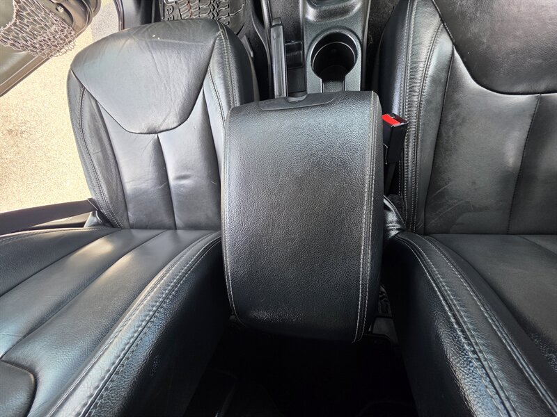 2018 Jeep Wrangler JK Unlimited Altitude - Photo 24 - Westport, MA 02790