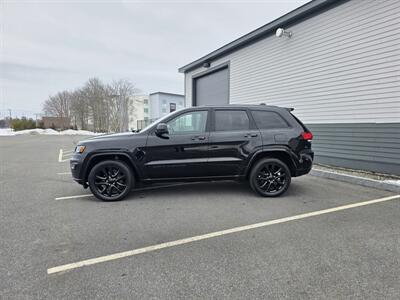2019 Jeep Grand Cherokee Altitude   - Photo 2 - Westport, MA 02790