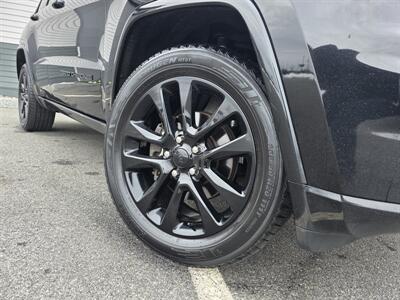 2019 Jeep Grand Cherokee Altitude   - Photo 9 - Westport, MA 02790