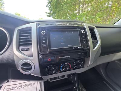 2015 Toyota Tacoma V6   - Photo 22 - Westport, MA 02790