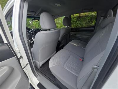 2015 Toyota Tacoma V6   - Photo 16 - Westport, MA 02790