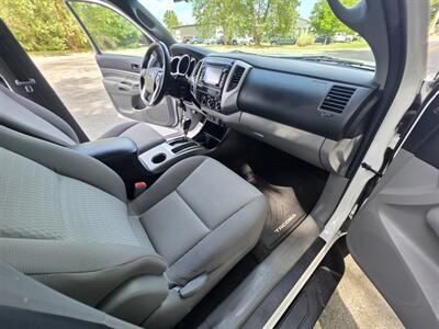 2015 Toyota Tacoma V6   - Photo 14 - Westport, MA 02790
