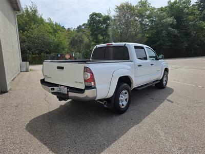 2015 Toyota Tacoma V6   - Photo 6 - Westport, MA 02790