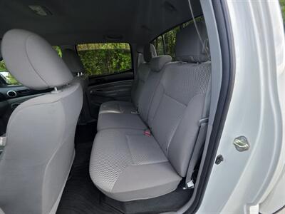 2015 Toyota Tacoma V6   - Photo 19 - Westport, MA 02790