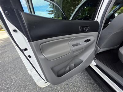 2015 Toyota Tacoma V6   - Photo 26 - Westport, MA 02790