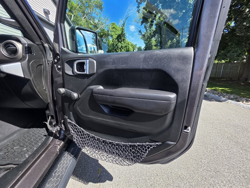 2018 Jeep Wrangler Unlimited Sport - Photo 32 - Westport, MA 02790