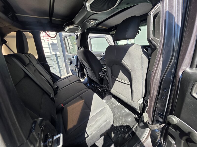 2018 Jeep Wrangler Unlimited Sport - Photo 25 - Westport, MA 02790