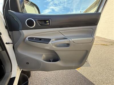 2013 Toyota Tacoma V6   - Photo 28 - Westport, MA 02790