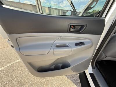 2013 Toyota Tacoma V6   - Photo 17 - Westport, MA 02790