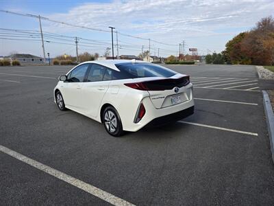 2018 Toyota Prius Prime Premium - Photo 6 - Westport, MA 02790